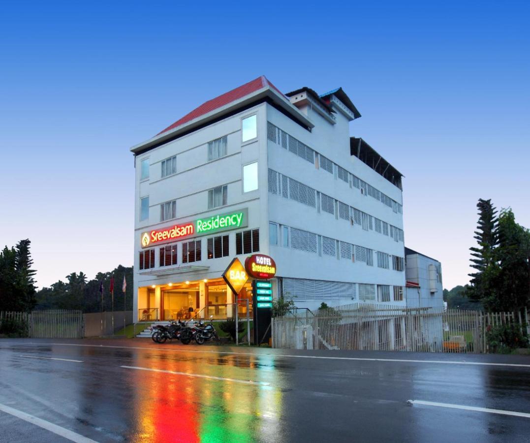Sreevalsam Residency Kulanada Hotel Tāmarakulam Buitenkant foto