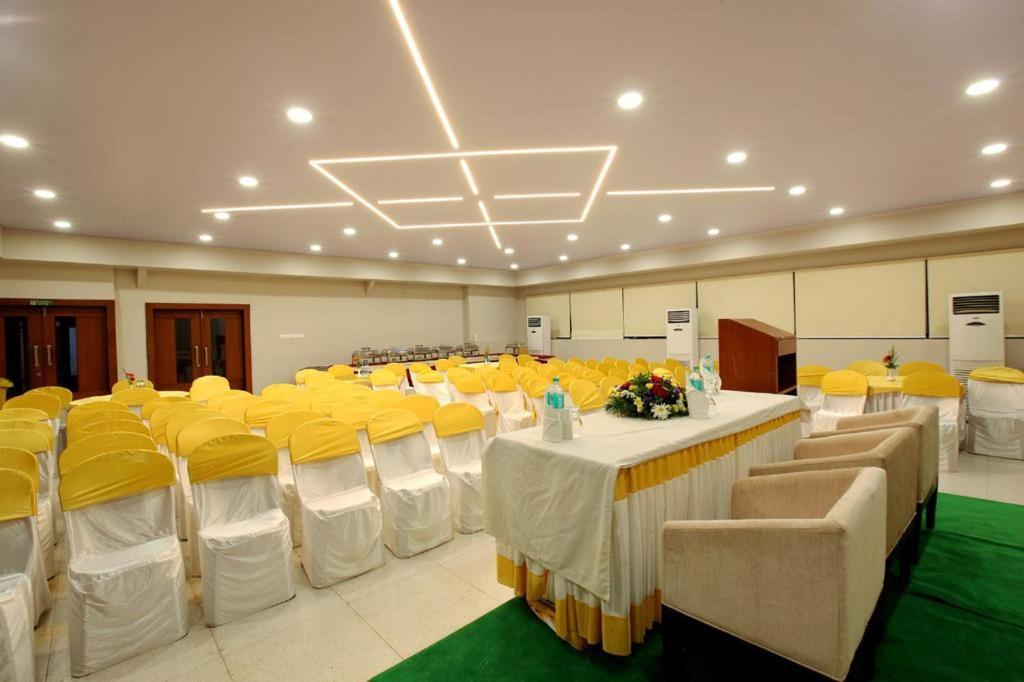 Sreevalsam Residency Kulanada Hotel Tāmarakulam Buitenkant foto